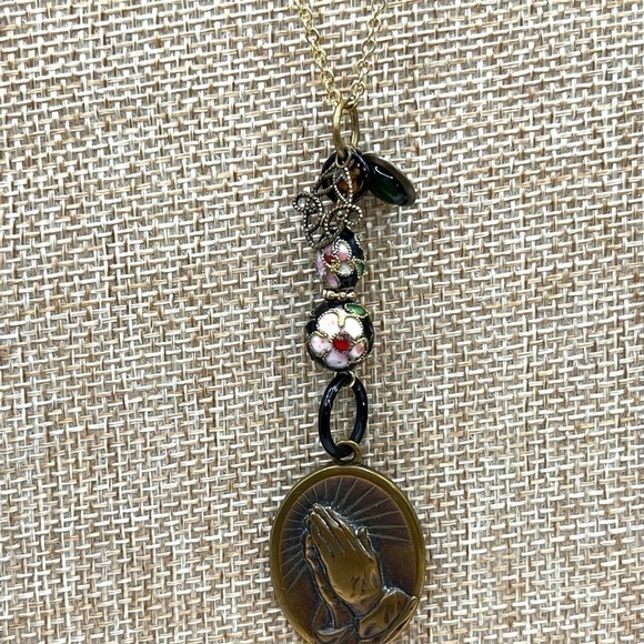 Praying Hands Medallion on Necklace - Picture 5 of 11